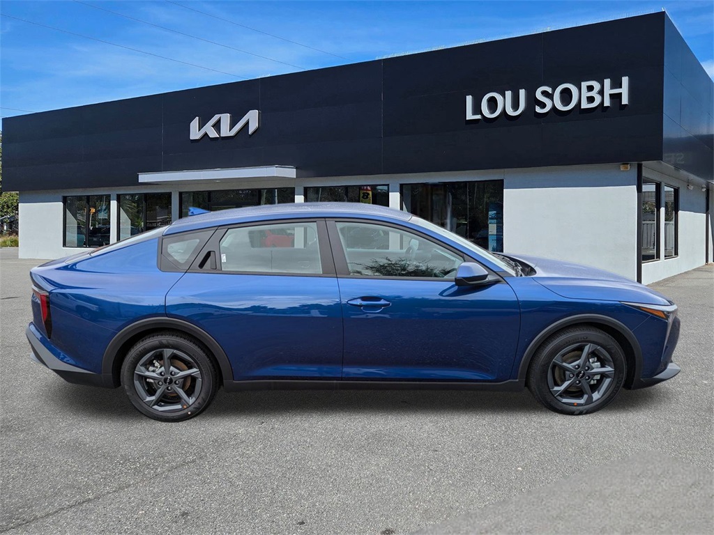 2025 Kia K4 LXS photo 2