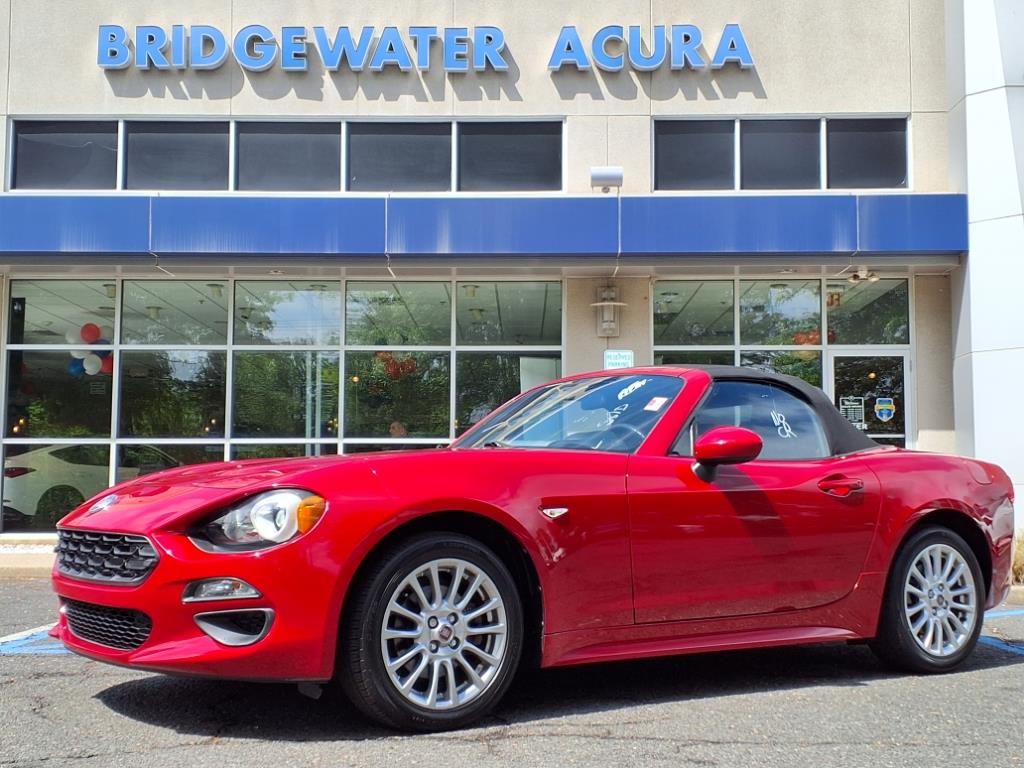 Used 2018 Red FIAT Classica image 1