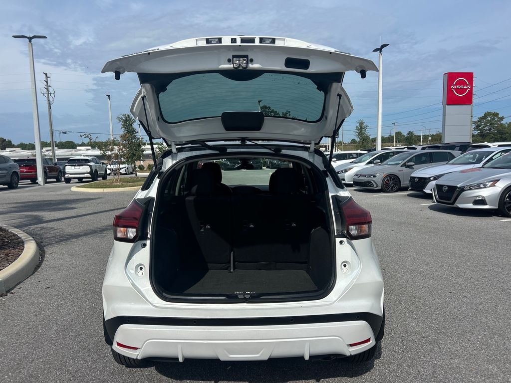 2023 Nissan Kicks SV photo 7