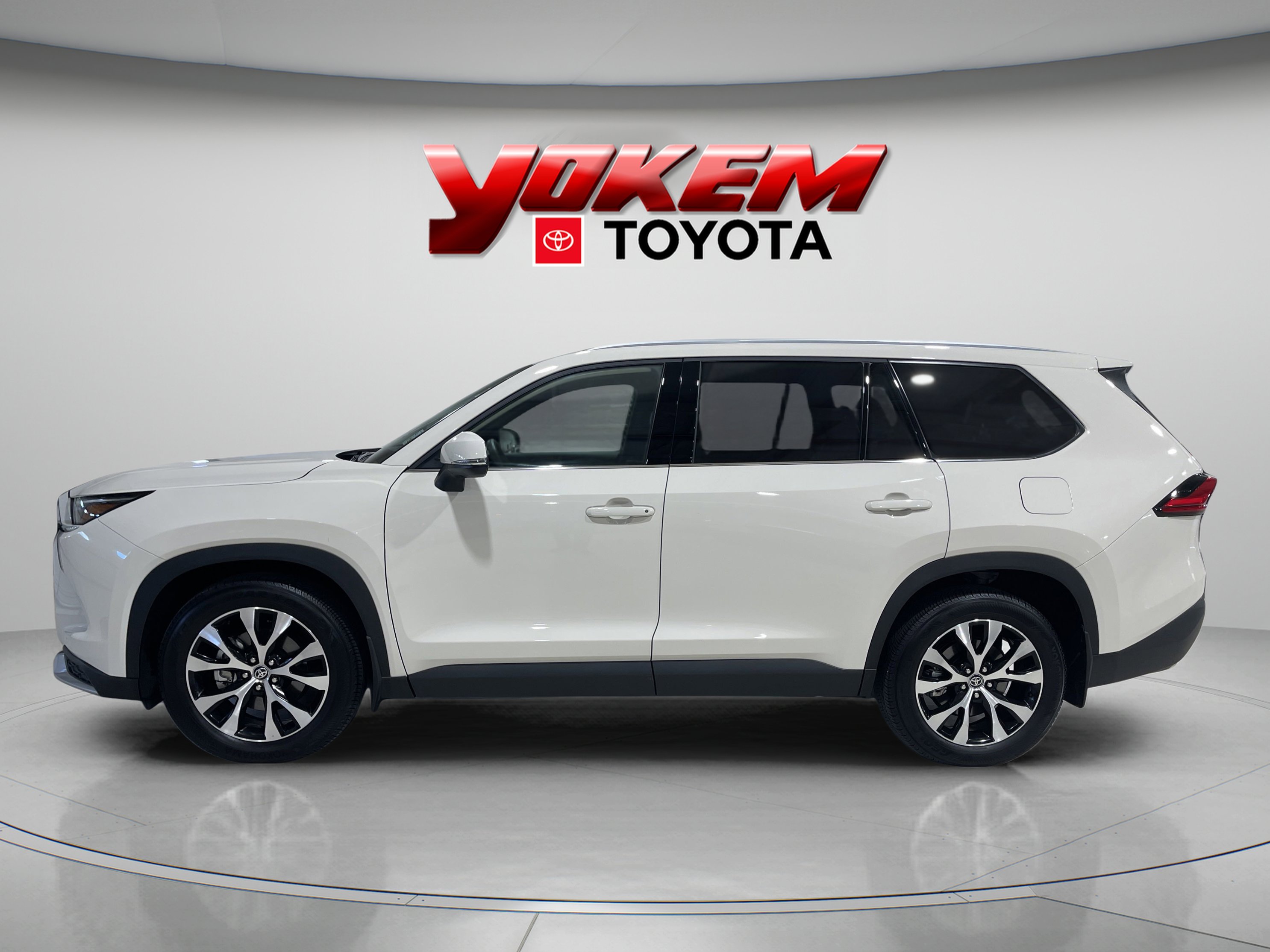 2024 Toyota Grand Highlander Hybrid MAX photo 2