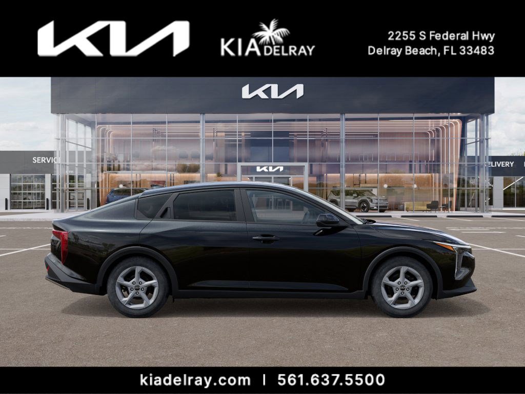 2025 Kia K4 LXS photo 2