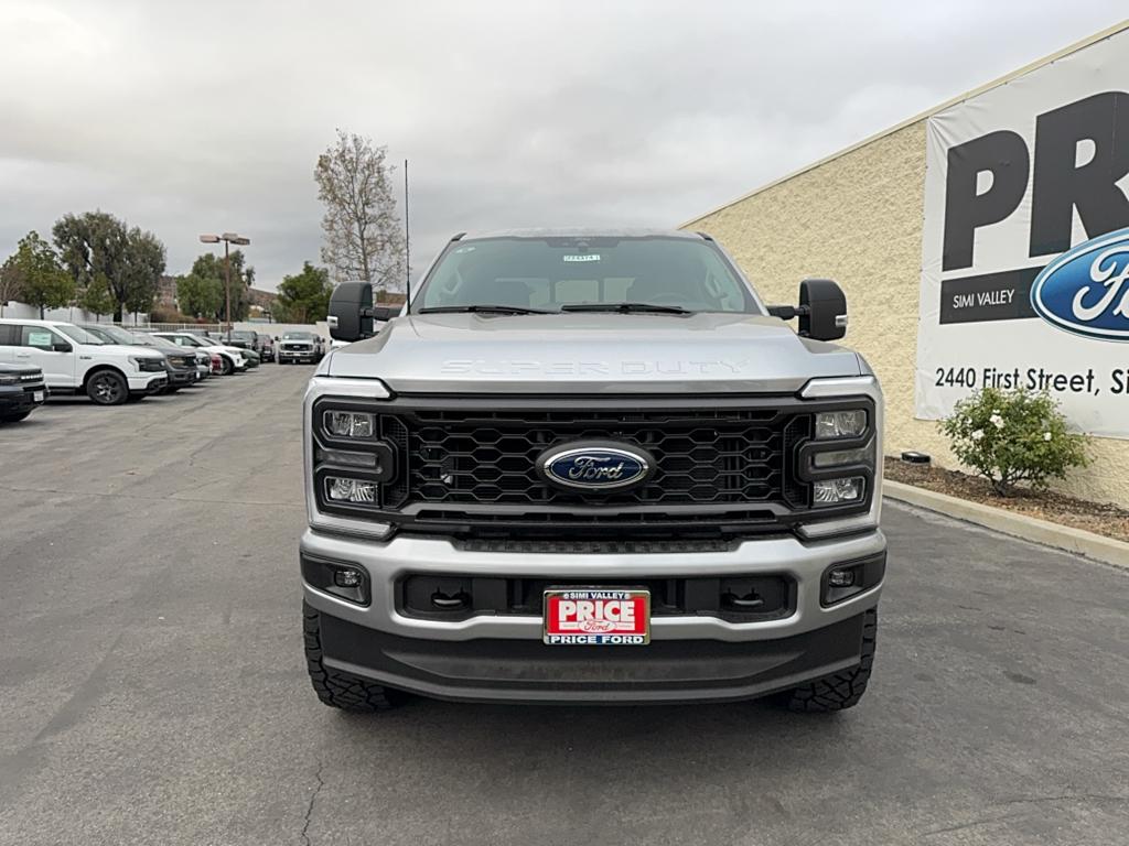 2024 Ford F-250 XLT photo 2