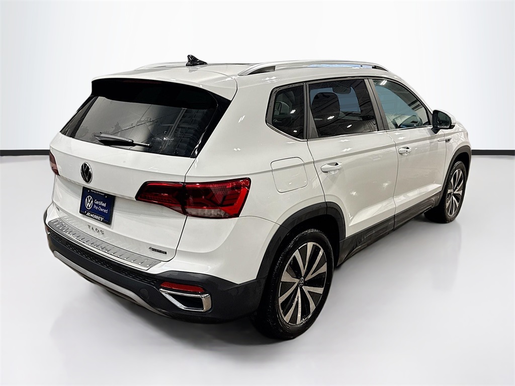 2023 Volkswagen Taos SE photo 2