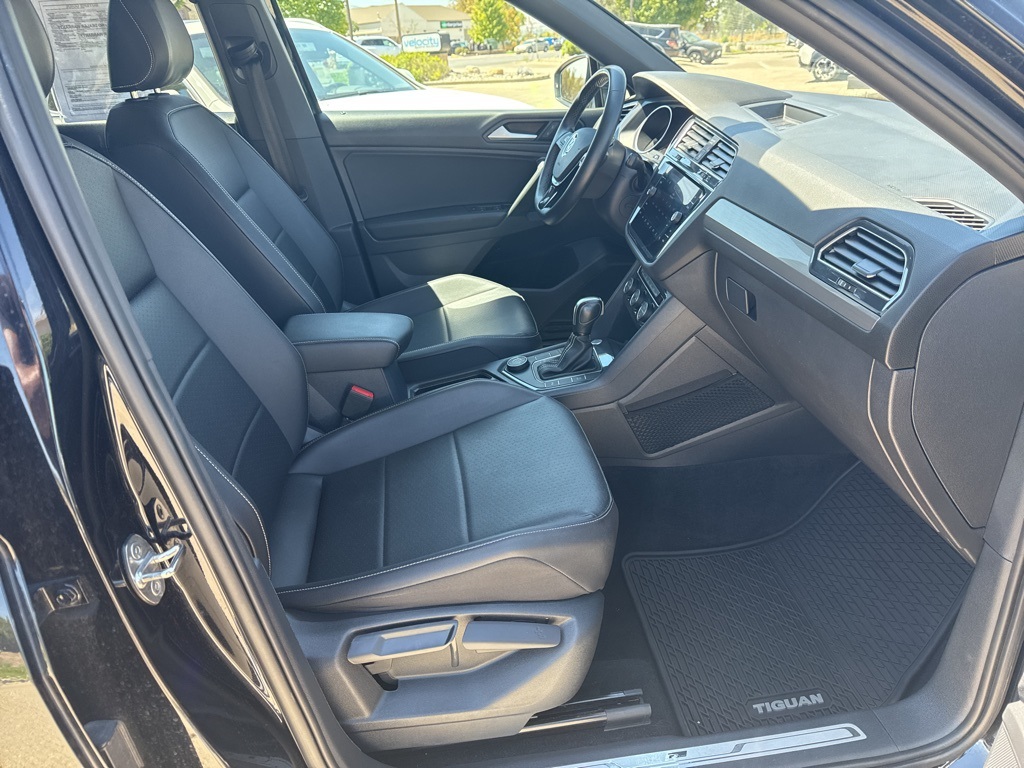 2021 Volkswagen Tiguan SE R-Line Black photo 18