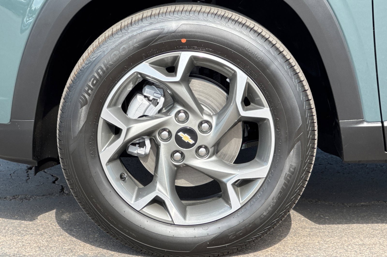 2025 Chevrolet Trax LT photo 22