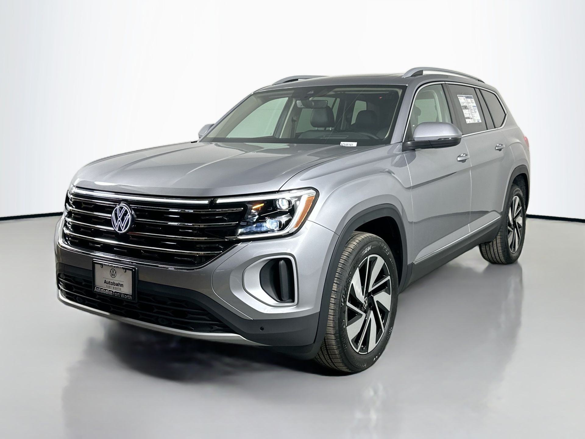 2025 Volkswagen Atlas SEL photo 3