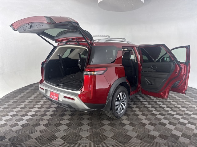 2024 Nissan Pathfinder SL photo 14