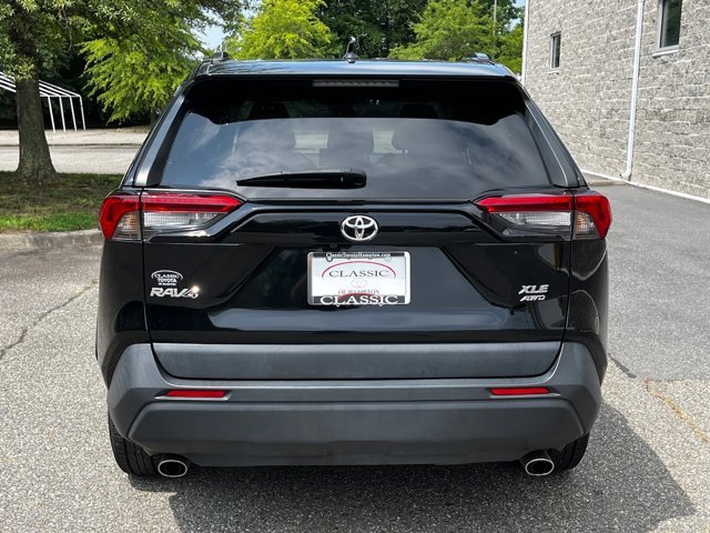 2021 Toyota RAV4 XLE photo 4