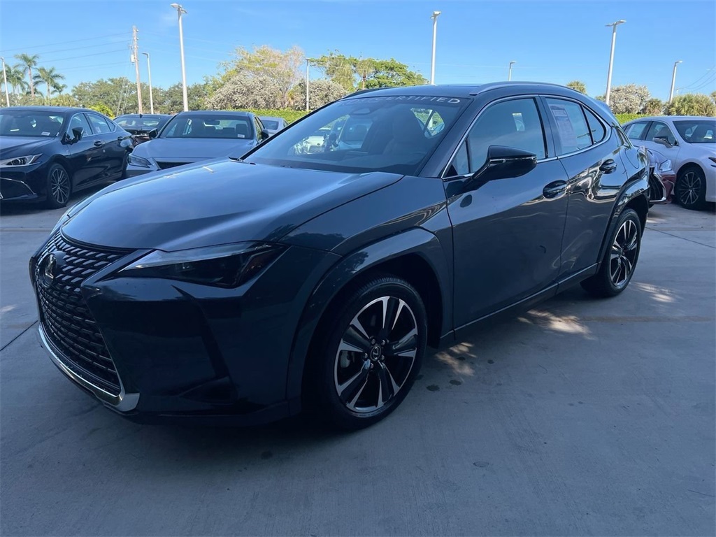 2025 Lexus UX Premium photo 3