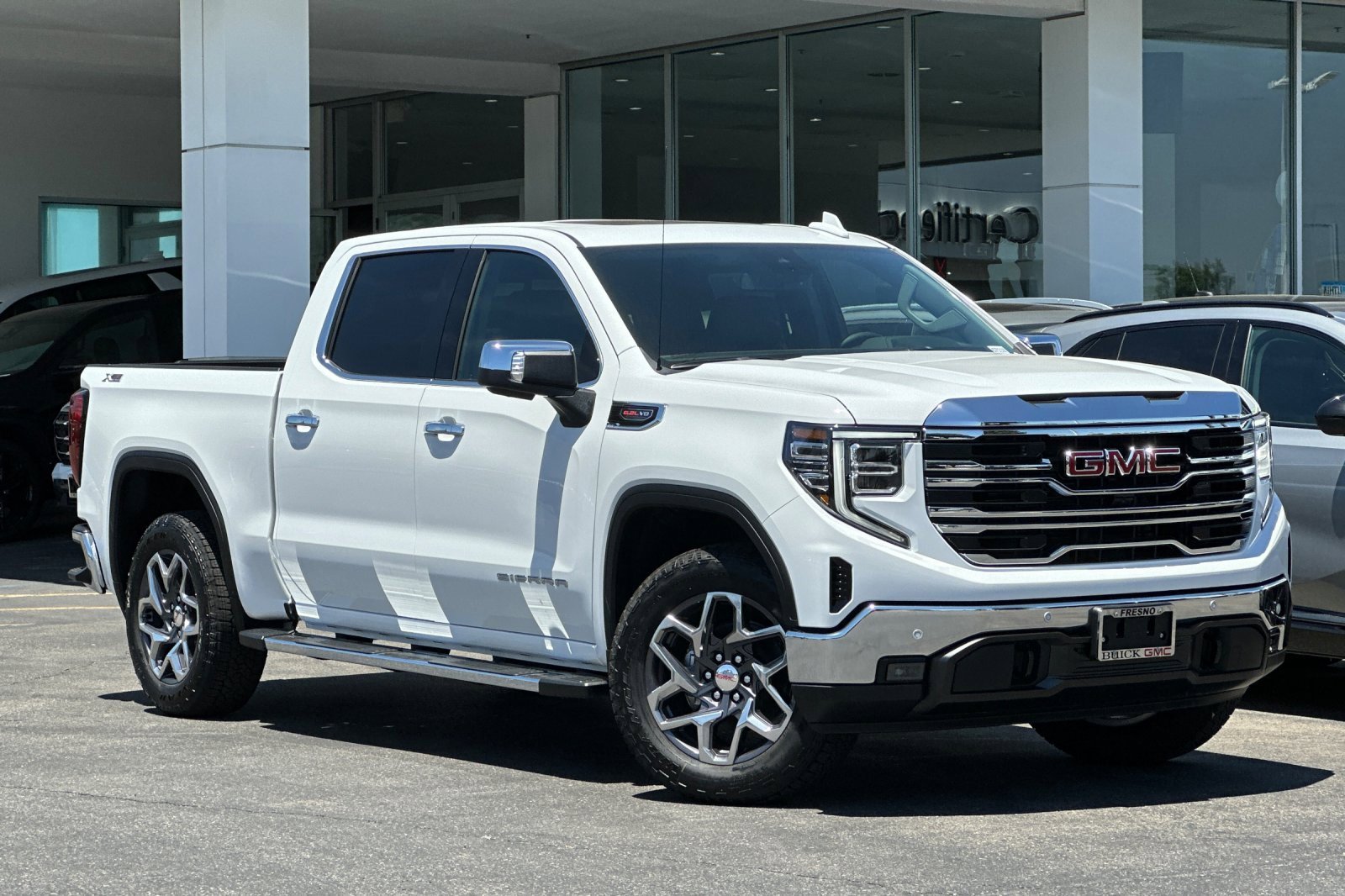 2025 Gmc Sierra 1500 SLT photo 2