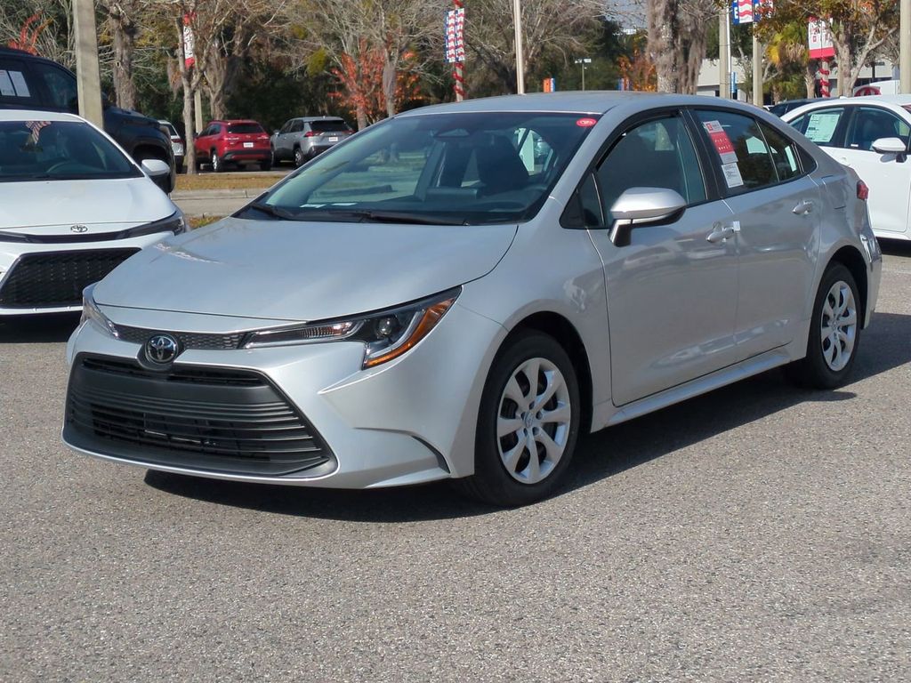 2026 Toyota Corolla LE's photo