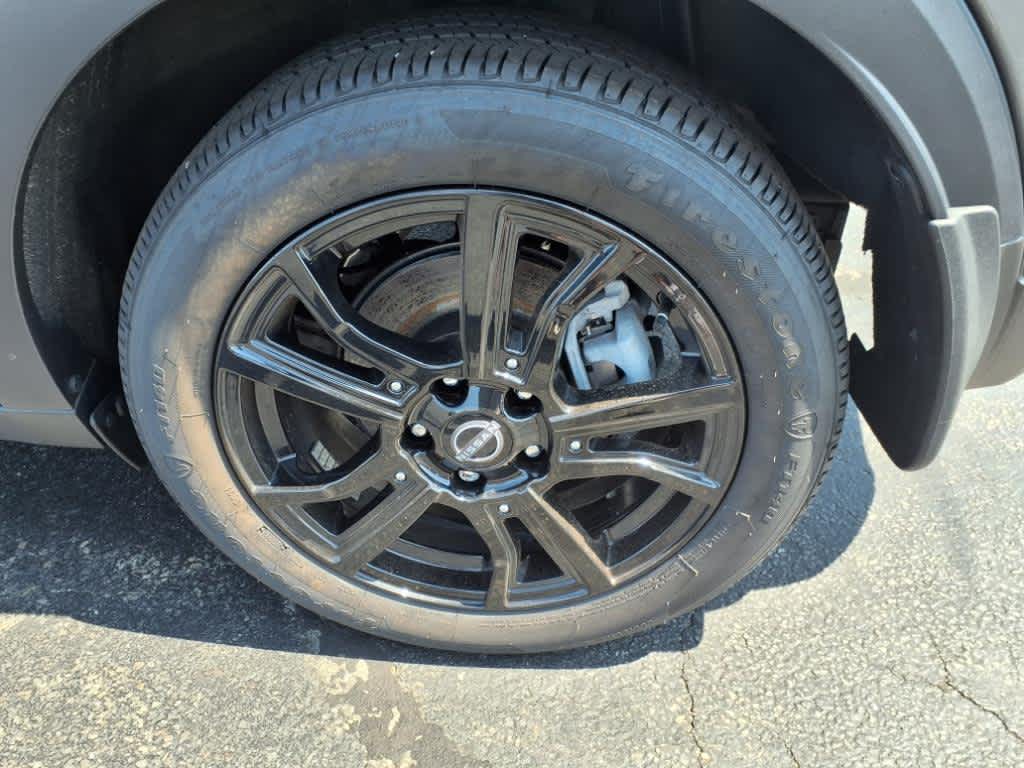 2023 Nissan Kicks SR photo 4