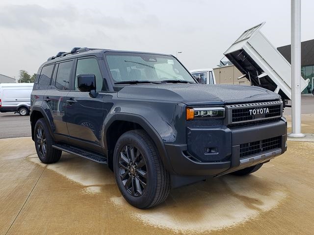 2025 Toyota Land Cruiser photo 2