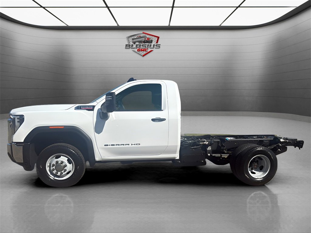 2026 Gmc Sierra 3500 HD Pro photo 2
