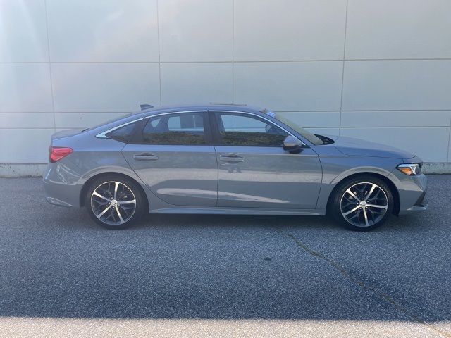 2022 Honda Civic Touring photo 3