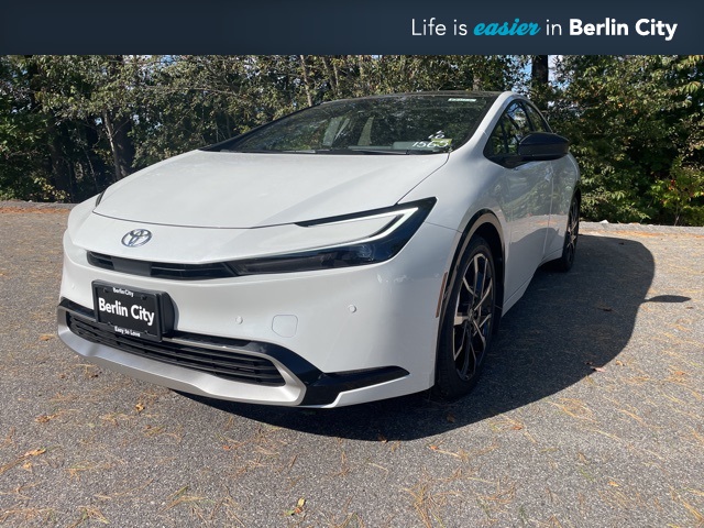 2026 Toyota Prius XSE's photo