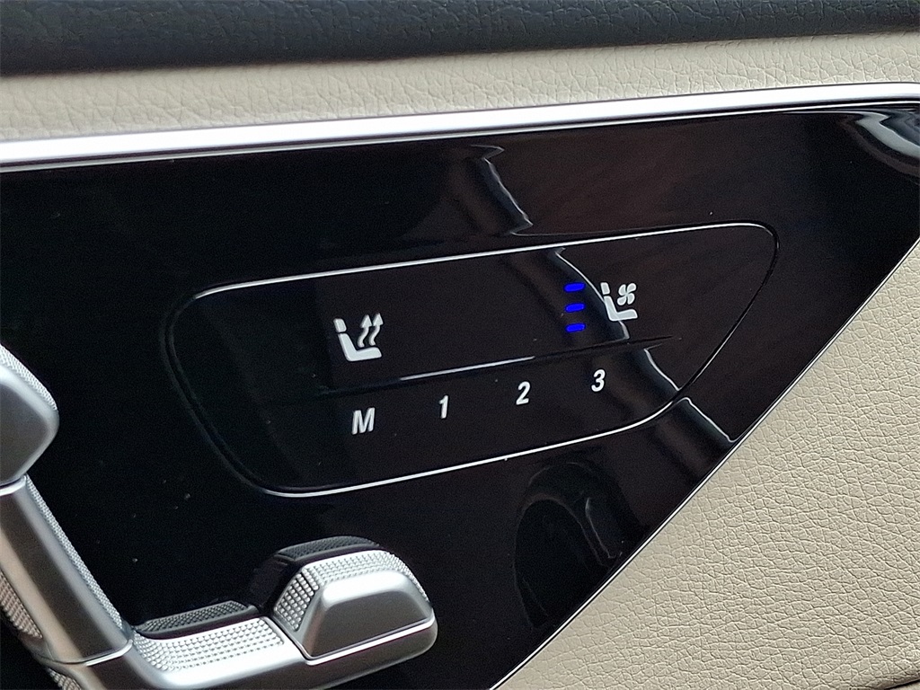 2025 Mercedes Benz C 300 4MATIC Sedan photo 18