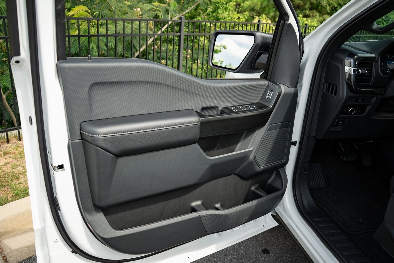 2025 Ford F-150 STX photo 13