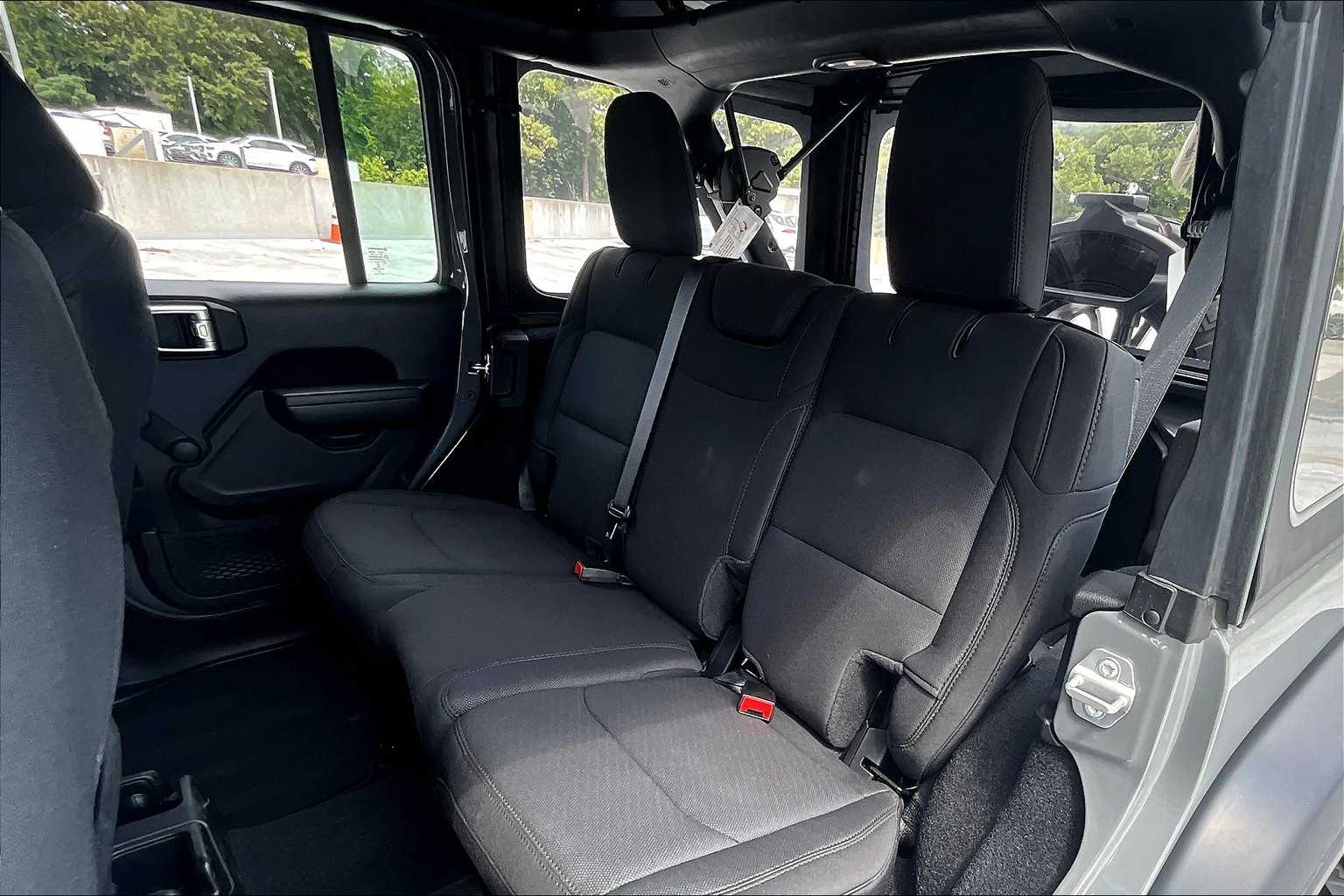 2021 Jeep Wrangler Unlimited Sport photo 19