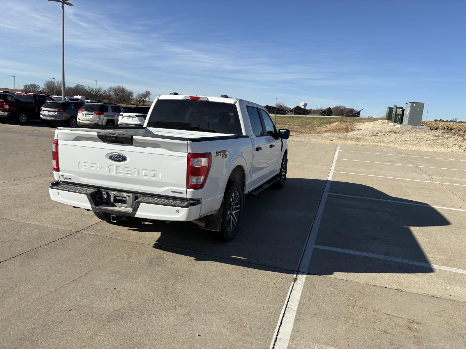 2022 Ford F-150 XL photo 3