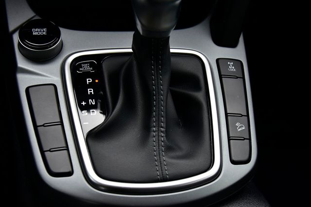 2023 Kia Seltos LX photo 24