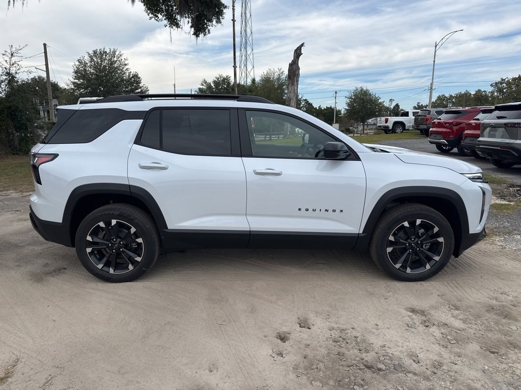 2026 Chevrolet Equinox RS photo 3