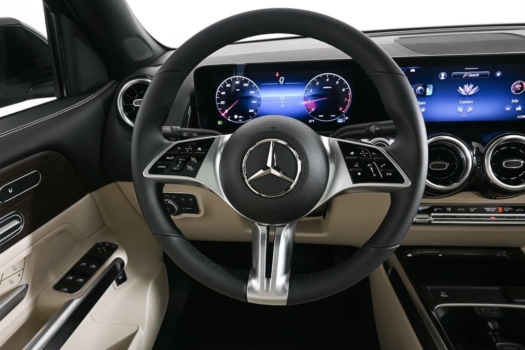 2025 Mercedes Benz GLB 250 photo 2