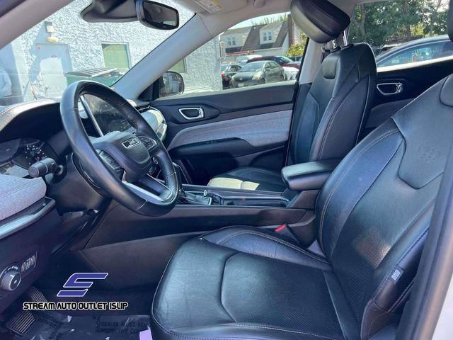 2022 Jeep Compass Latitude Lux photo 15