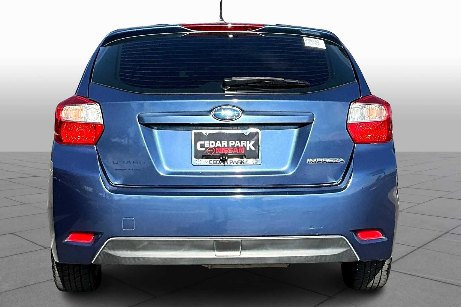 2012 Subaru Impreza Premium photo 2