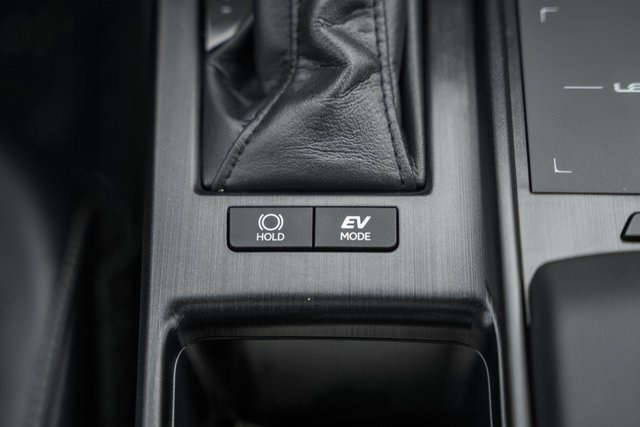 2022 Lexus ES 300h photo 21