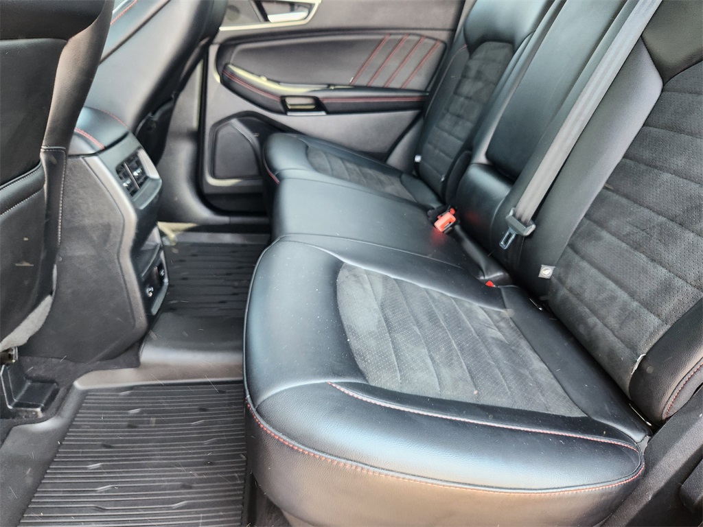 2021 Ford Edge ST-Line photo 9