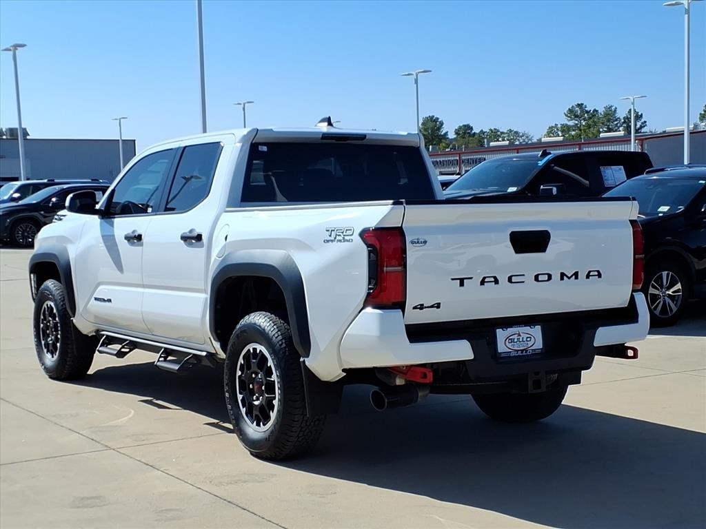 2024 Toyota Tacoma TRD Off-Road photo 3