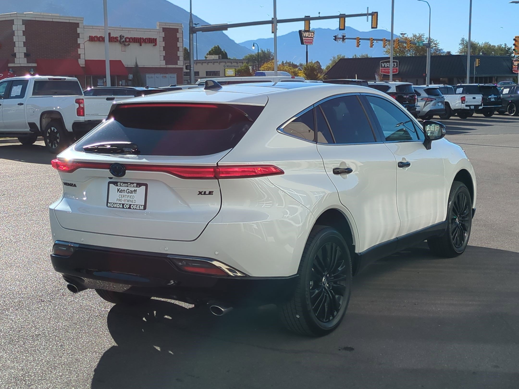 2024 Toyota Venza photo 3
