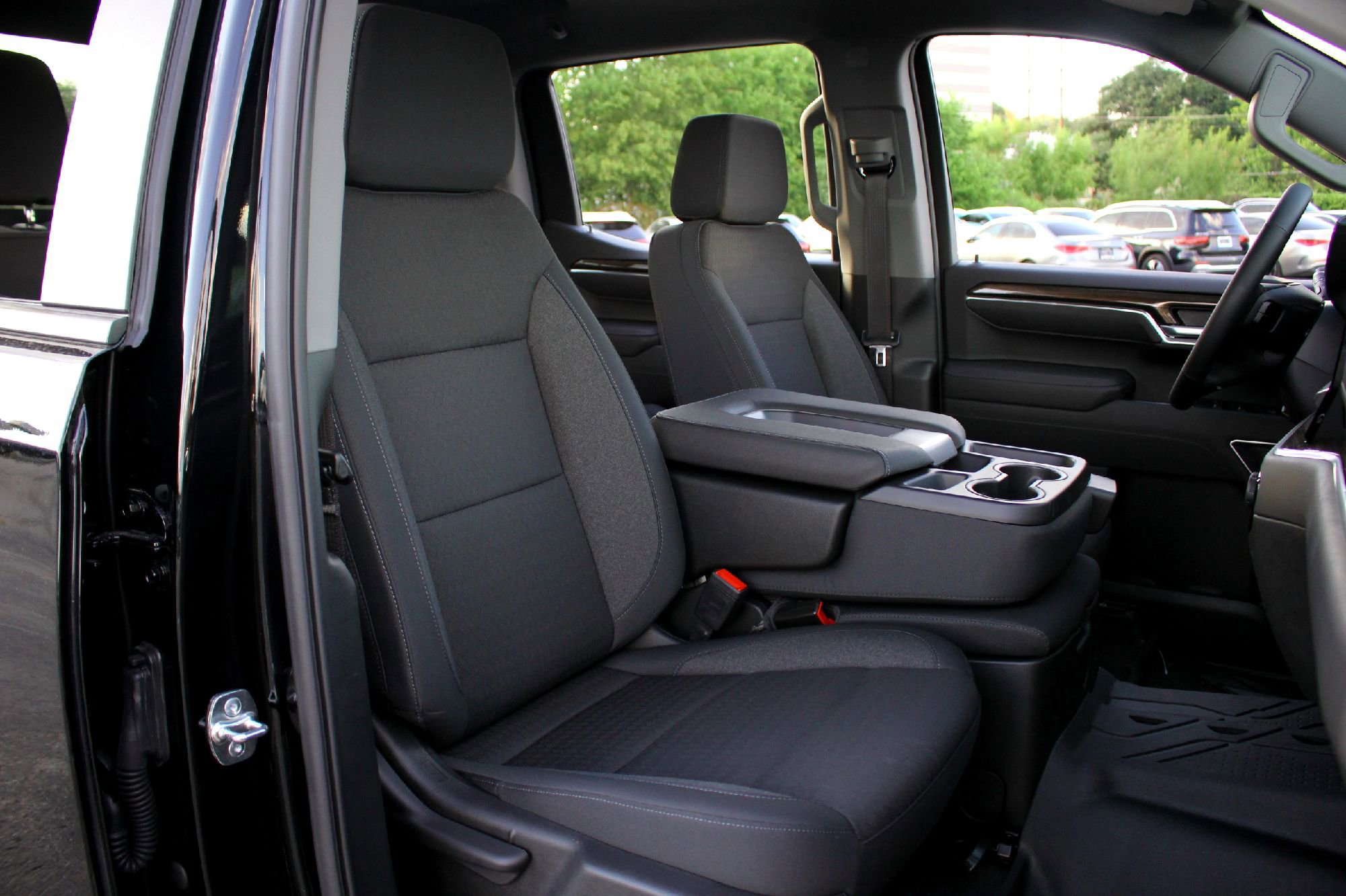 2025 Chevrolet Silverado 1500 RST photo 14