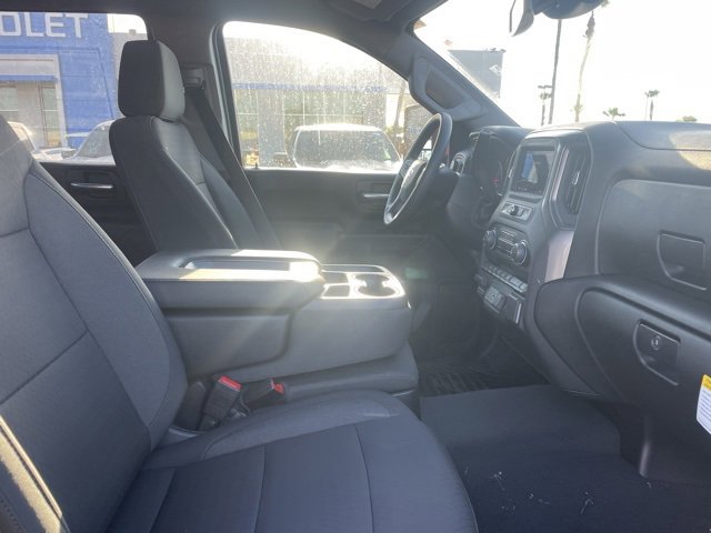 2025 Chevrolet Silverado 2500HD Custom photo 17