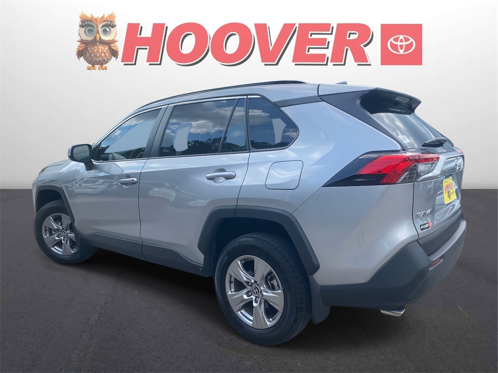 2024 Toyota RAV4 XLE photo 3
