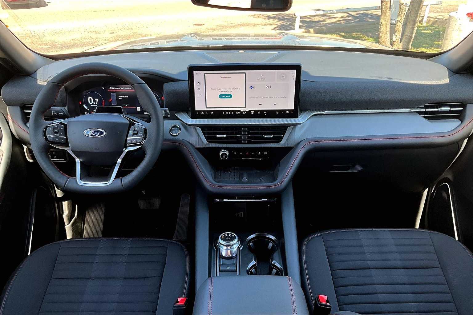 2025 Ford Explorer ST-Line photo 3