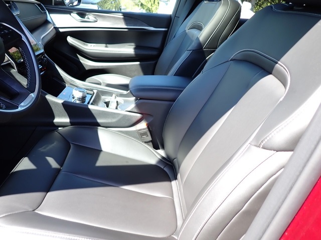 2025 Jeep Grand Cherokee Limited photo 10