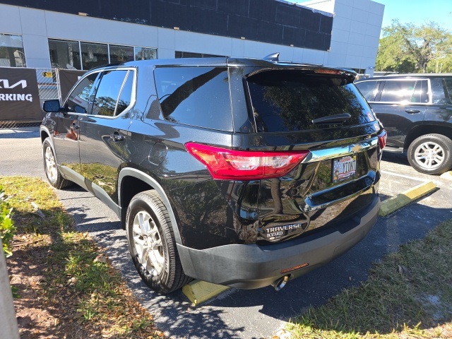 2020 Chevrolet Traverse LS photo 3