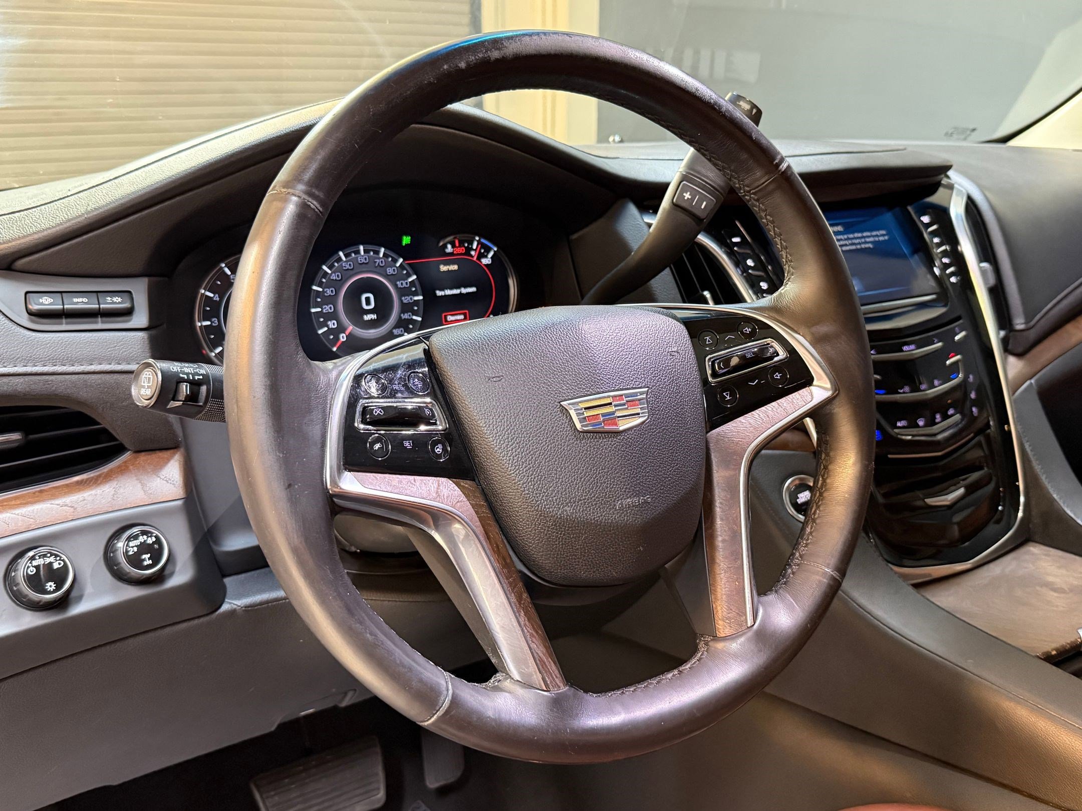 2019 Cadillac Escalade Luxury photo 4