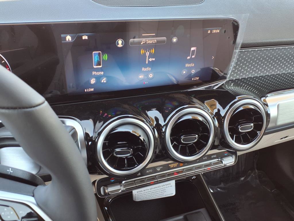 2026 Mercedes Benz GLB 250 photo 5