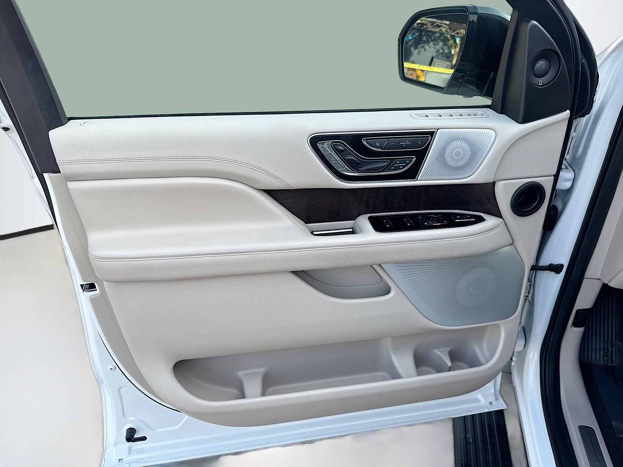 2021 Lincoln Navigator L Reserve photo 16