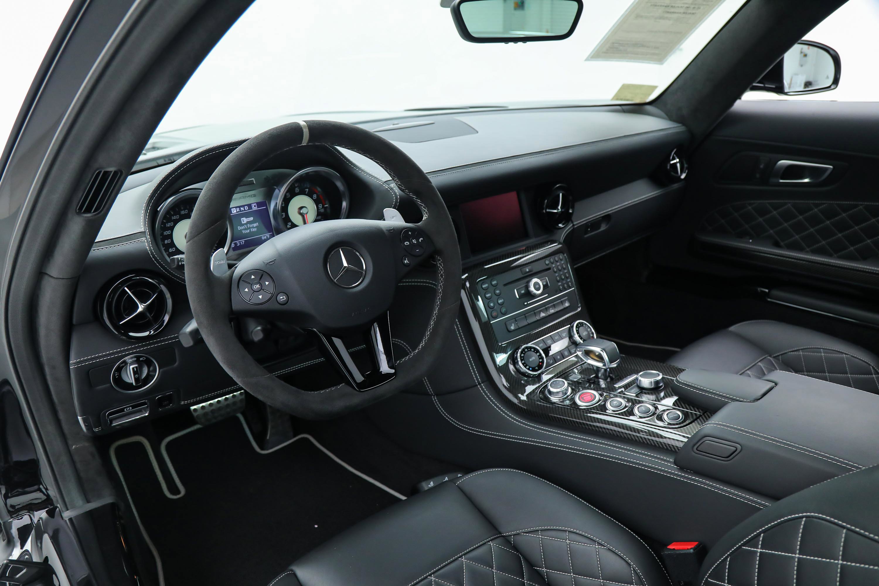2015 Mercedes Benz SLS AMG photo 28