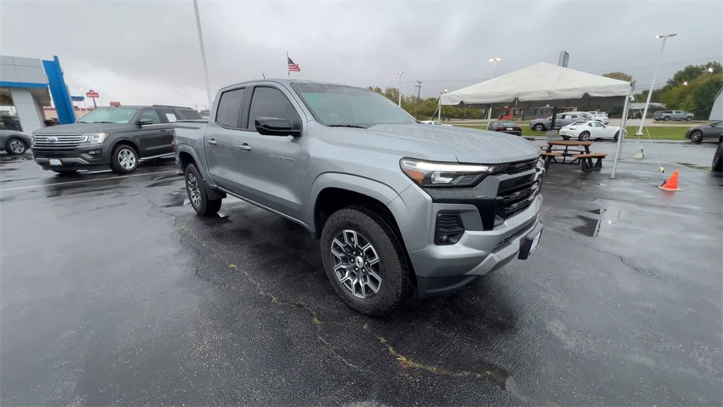 2023 Chevrolet Colorado Z71 photo 2