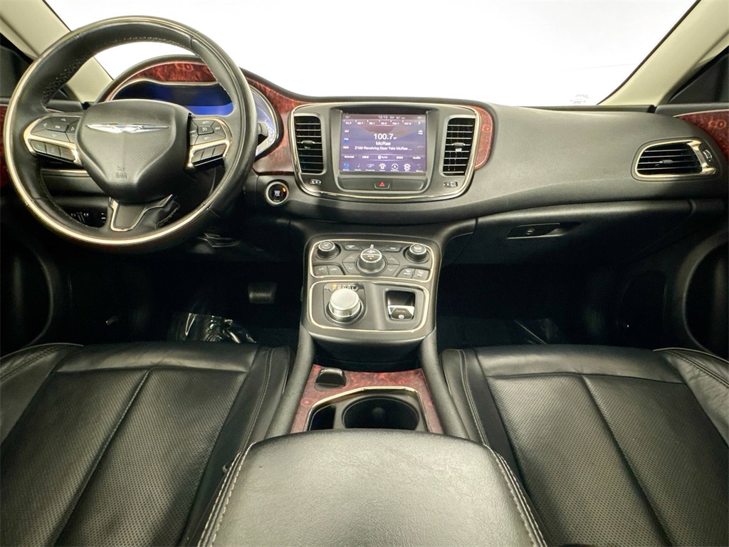 2015 Chrysler 200 C photo 12