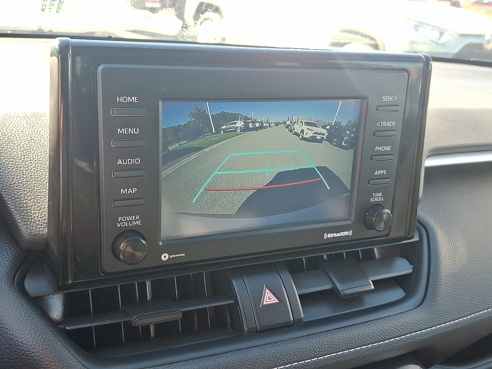 2020 Toyota RAV4 XLE photo 17