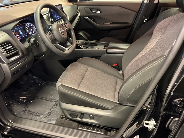 2023 Nissan Rogue SV photo 6