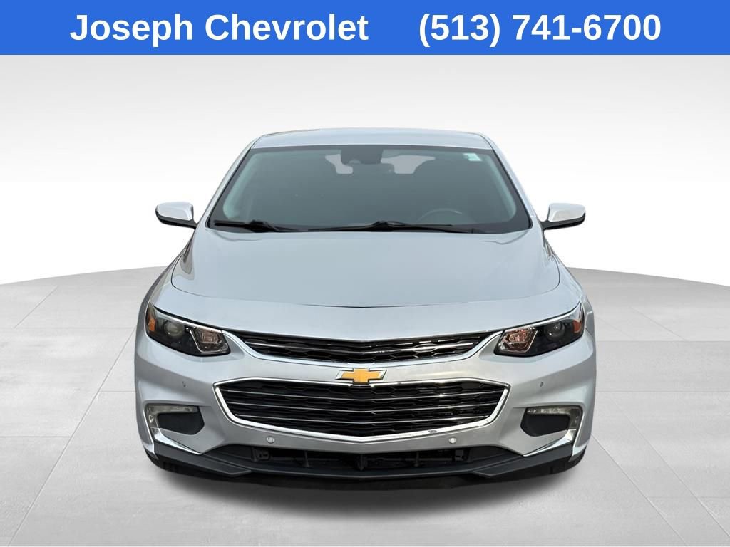 2018 Chevrolet Malibu 1LT photo 2