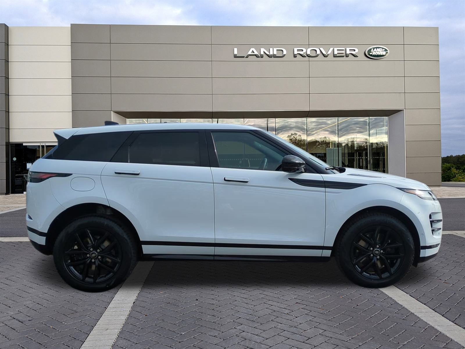 2026 Land Rover Range Rover Evoque Dynamic SE photo 3