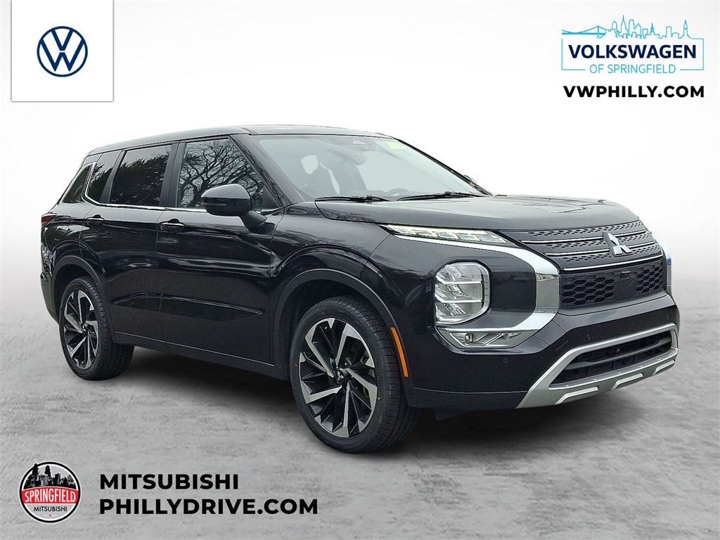 2024 Mitsubishi Outlander SE's photo